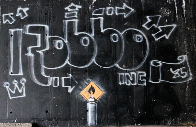 Banksy-King-Robbo-Cartrain-Camden-London-3.jpg