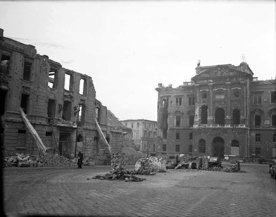 5-b_honved_foparancsnoksag_kulugyminiszterium_1945_fortepan_105808.jpg