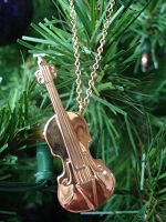 xmas_tree_violin_or_guitar_website.jpg