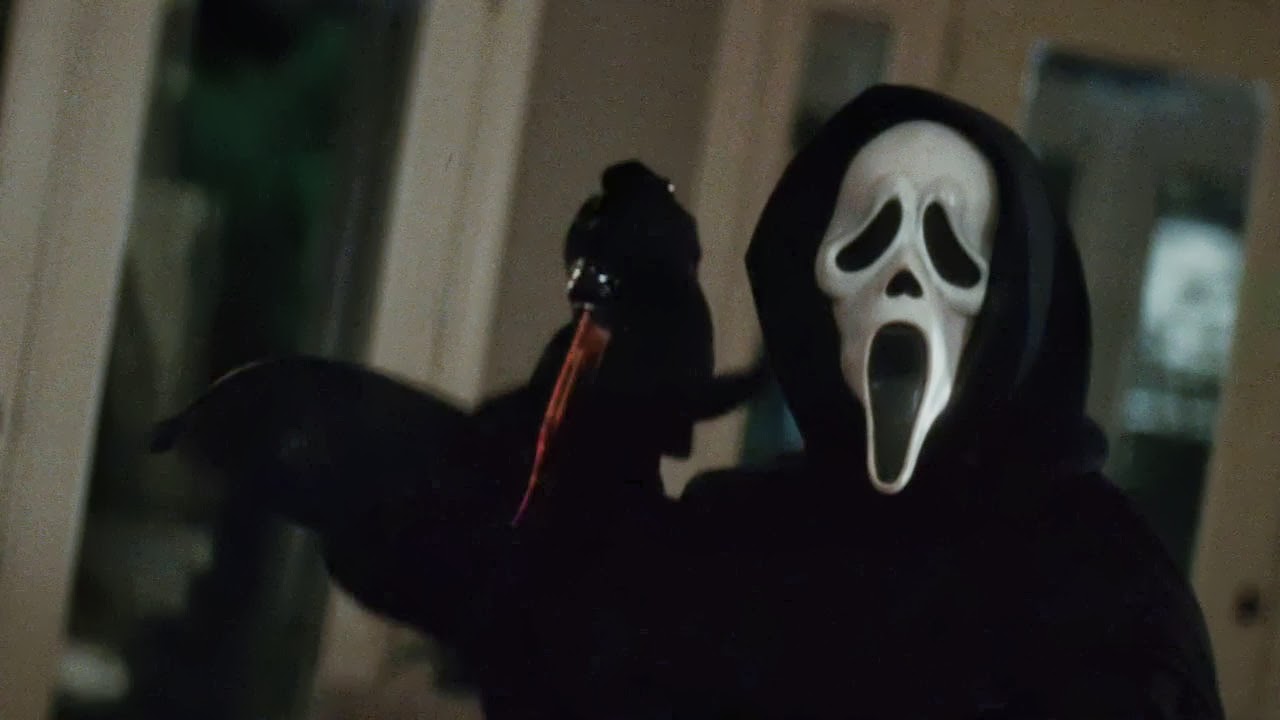 scream4-costume_dvd1.jpg