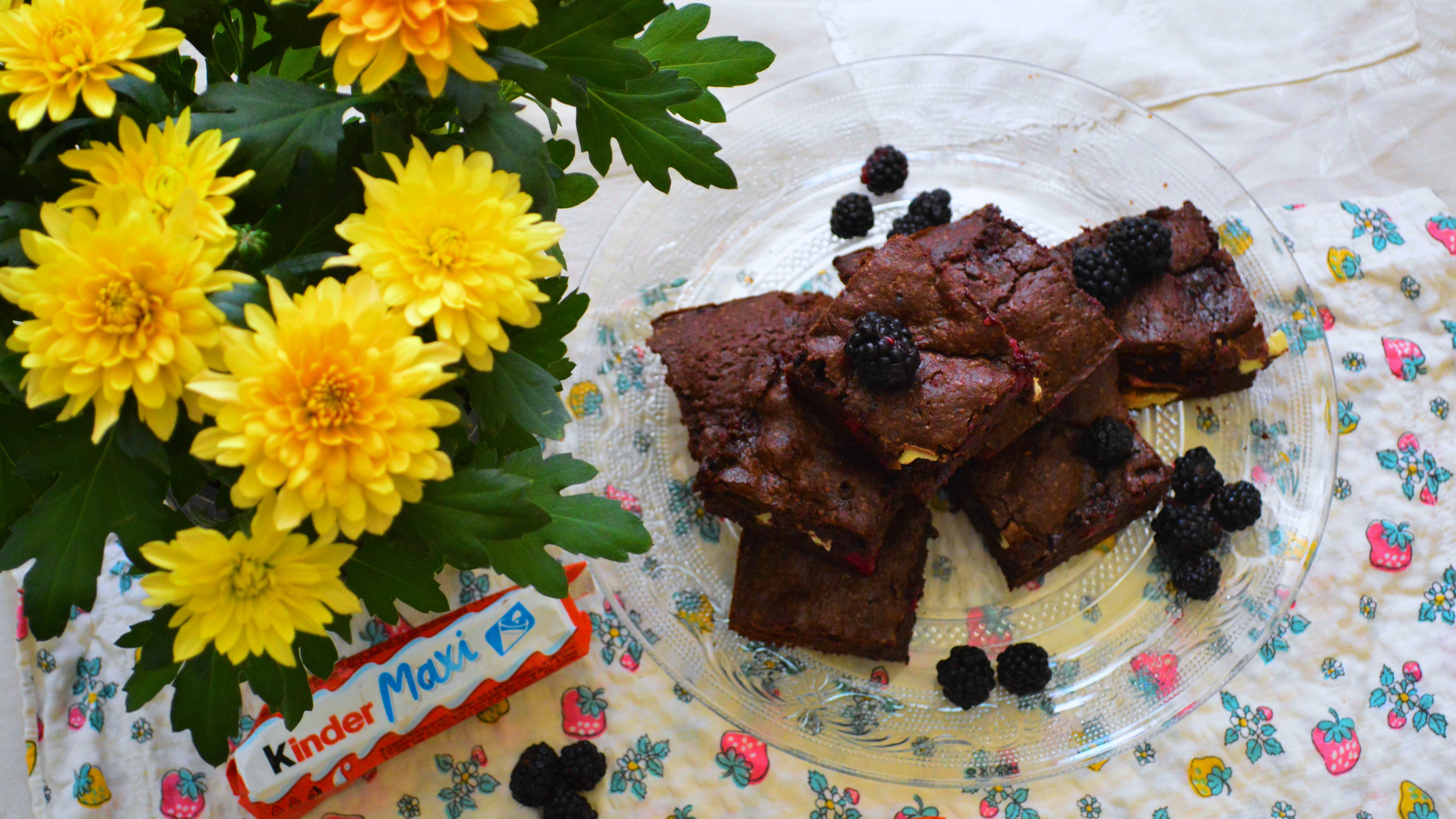 Süti Sári nagyszerű tudománya, Kinder csokit tesz a brownie tésztájába