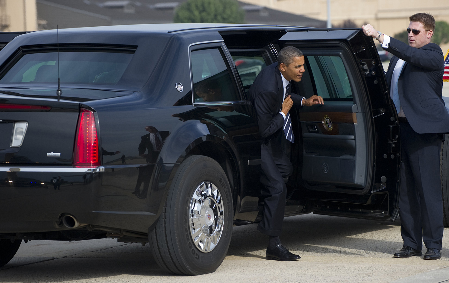 6c8145132-130703-obama-limo-834p.jpg