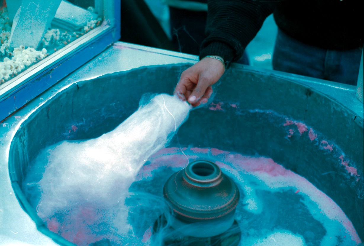 Spinning-candy-floss-machine.jpg