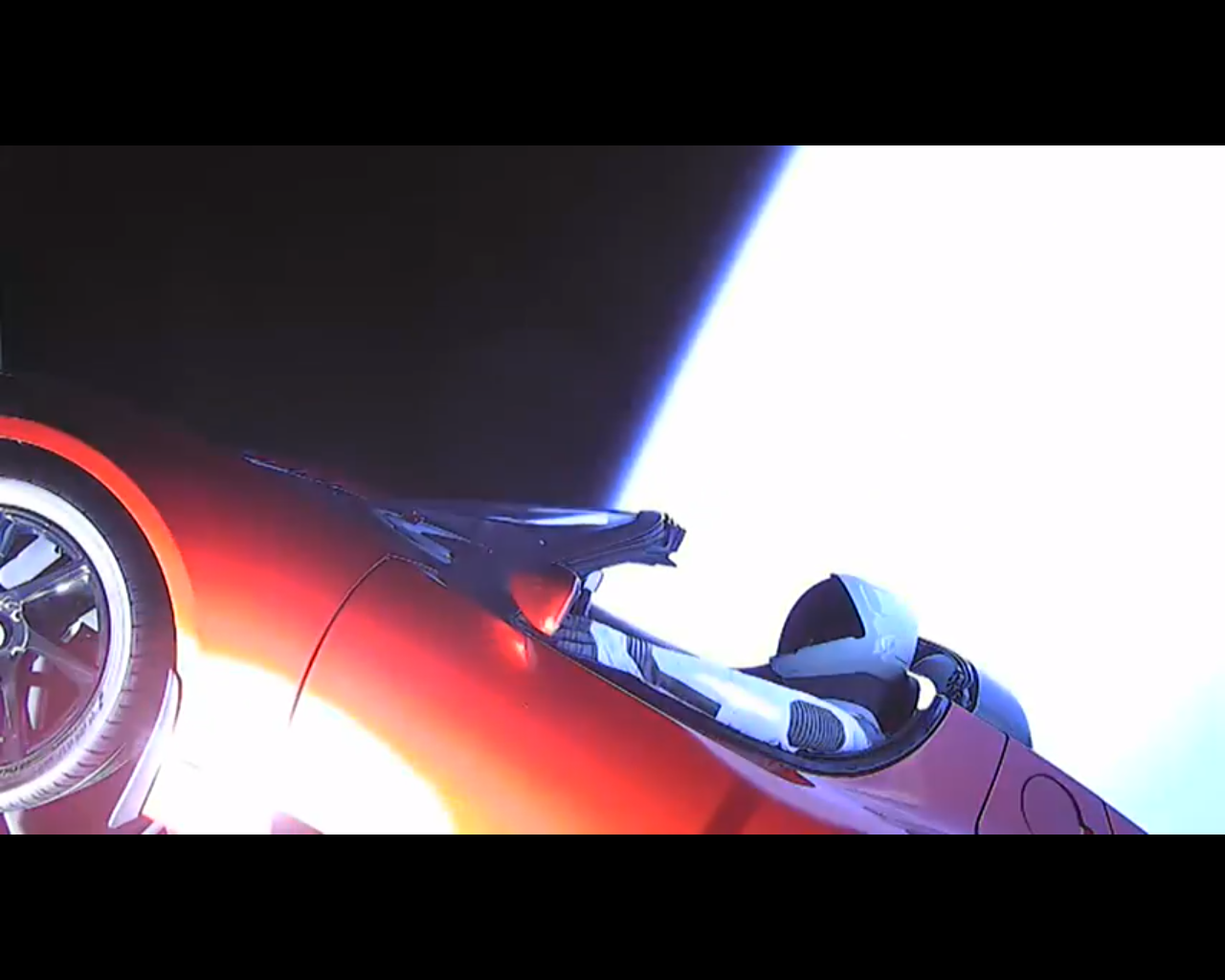 Tesla az űrben.
