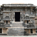 Halebid - Hoysaleshwara templom... es kedves tarsaim:-)