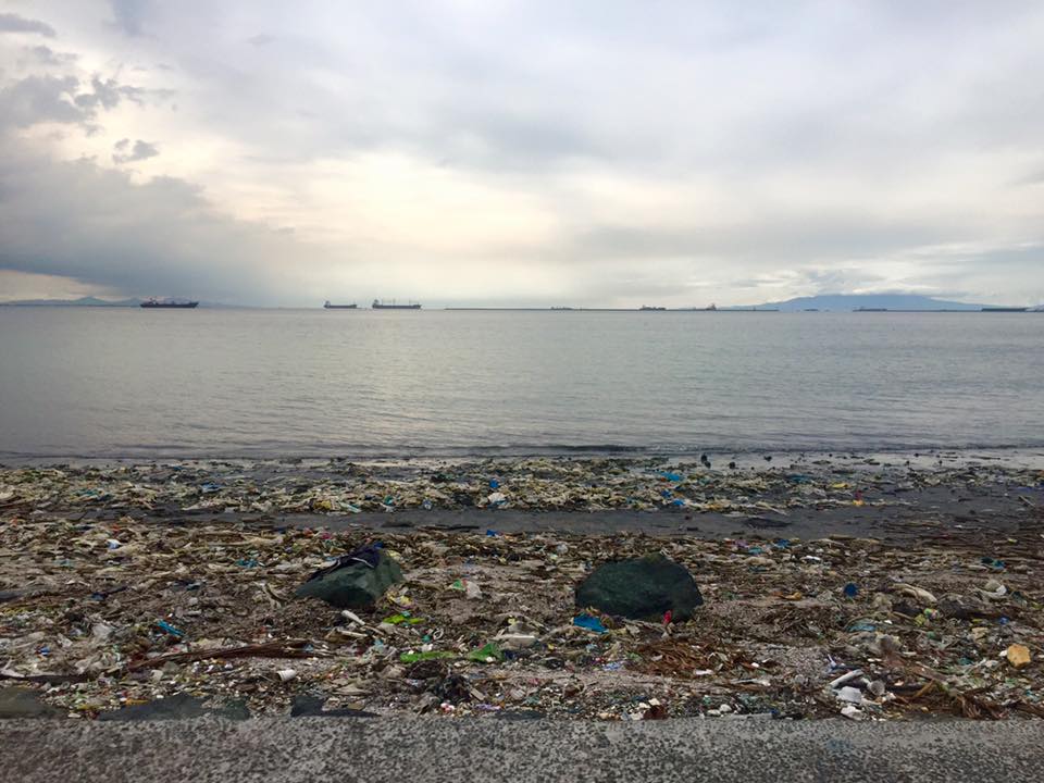 Tengeri látkép a Manila Baywalkról