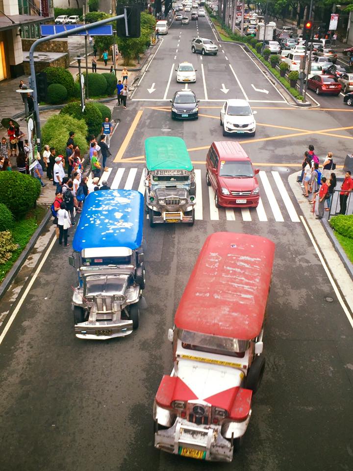 Jeepney-k, amikor találkoznak