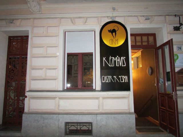 Cirmi kézműves gasztrokocsma. (régen Kaptár)