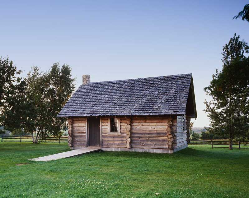 littlehouseingalls.jpg