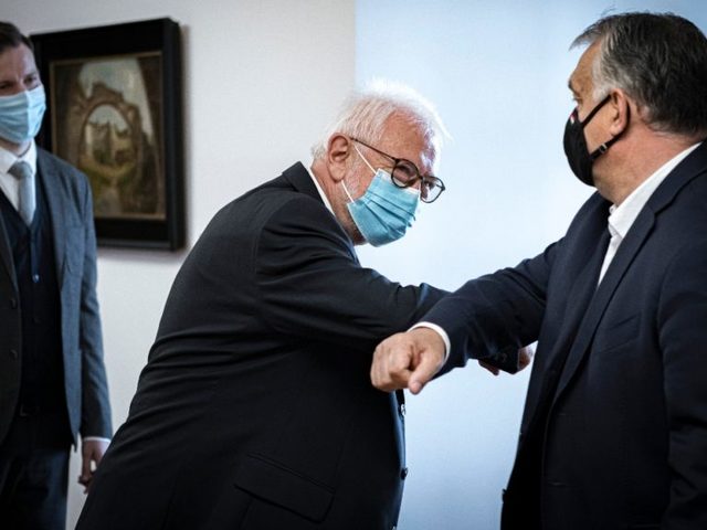 Orbán abban bízik, hogy mostantól az orvosok felelőssége a járvány elleni harc sikeressége