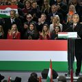 Miért Orbán Viktor tanítja nekünk a történelmet?