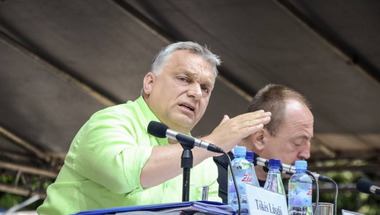 Miről árulkodik Orbán Viktor libazöld színű inge?