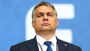 A neved legyen mostantól: Orbán Viktátor!