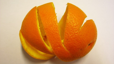Salgótarján: Meghámozták a kopasz narancsot
