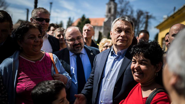Gőzerővel folyik a magyar társadalom miszlikbe aprítása
