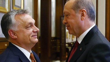 Orbán Viktor kezdi érinthetetlennek tartani magát