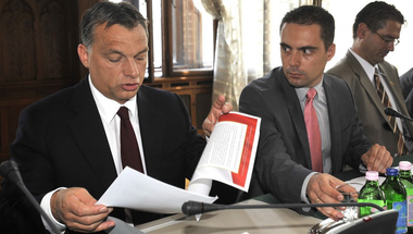 Így lépett bele Orbán Viktor a letelepedési kötvények csapdájába