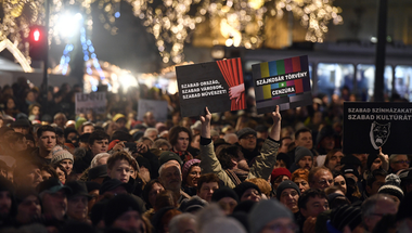 Kultúrharc újratöltve: Mi a valódi célja a Fidesz nyomulásának?