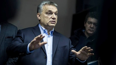 Egészpályás letámadás helyett most egészpályás védekezésre készül Orbán Viktor?