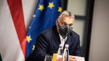 Orbán Viktor suttyomban átvette a svéd modellt, közben a magyar gógyiról papol