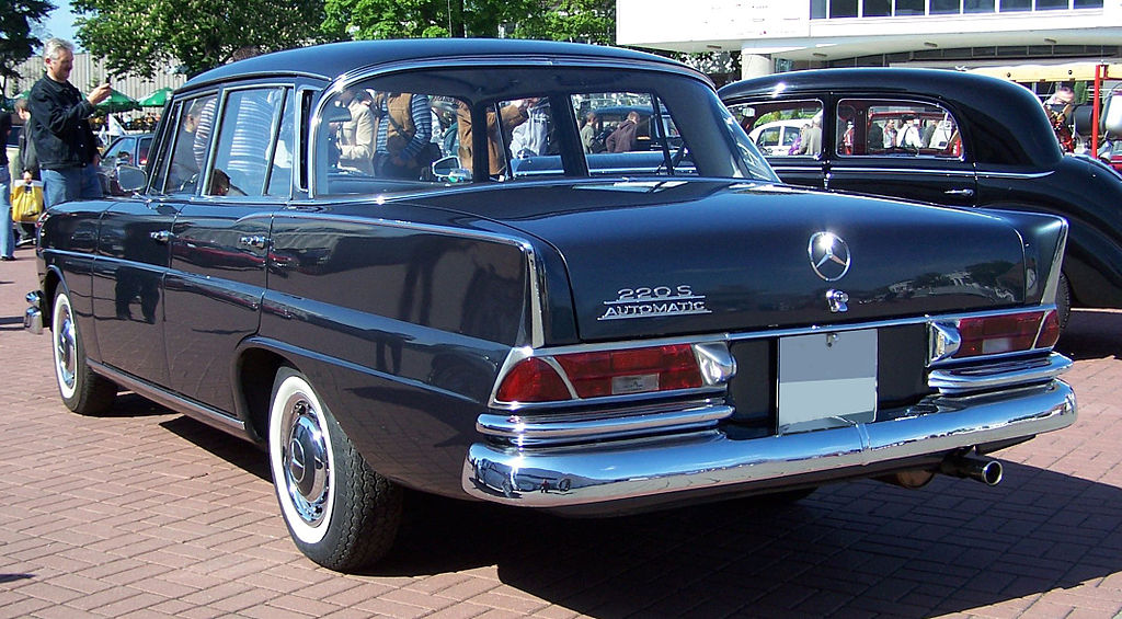 1024px-mercedes_w111_220sb_rear_mtp07.jpg