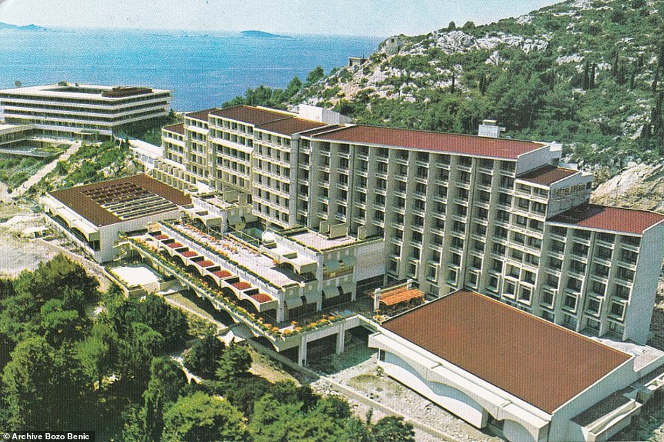 30008264-8366121-the_hotel_kupari_pictured_in_1977_with_the_hotel_pelegrin_in_the-a-50_1593526112111.jpg