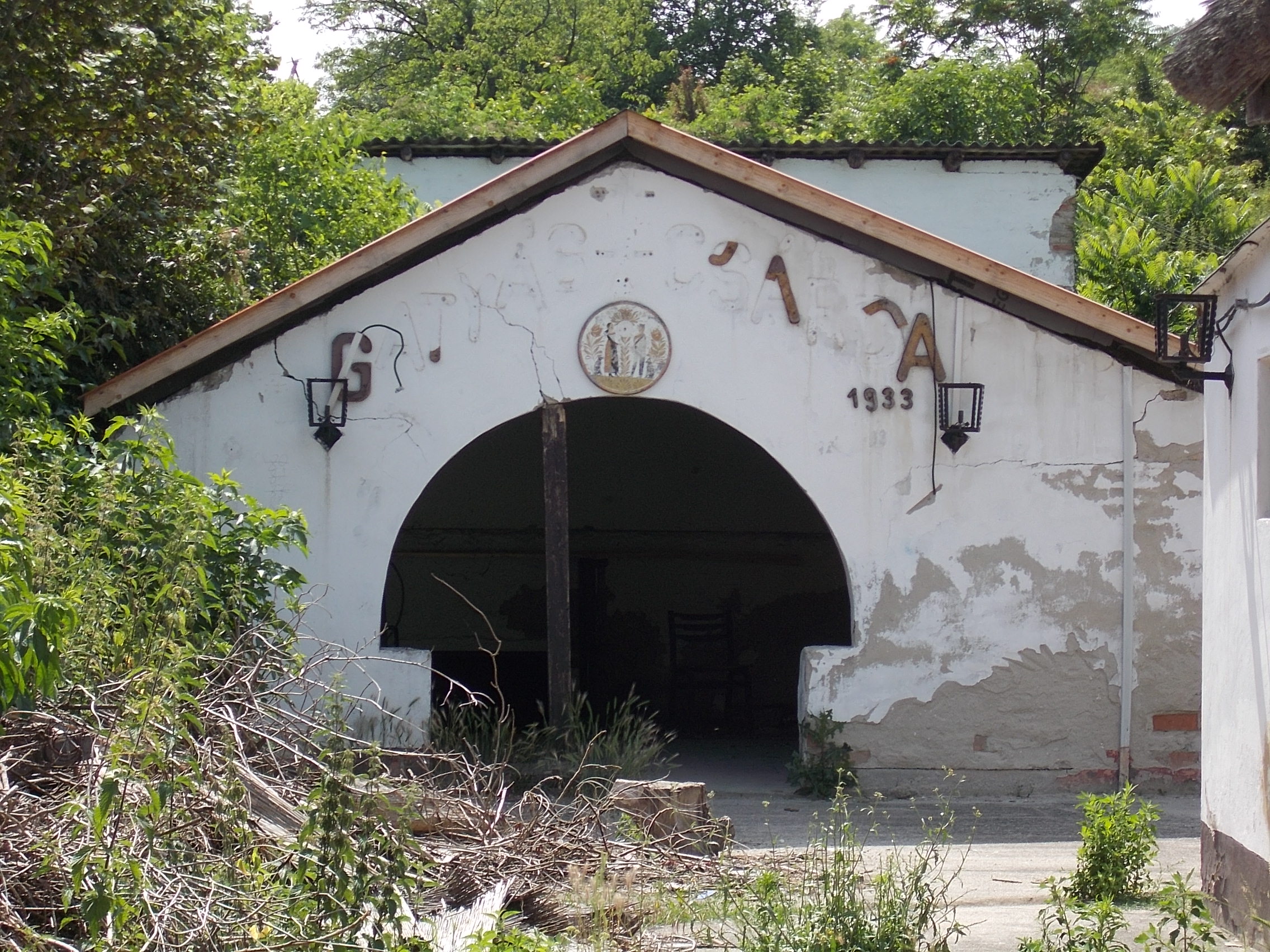 gatyas_csarda_cellar_at_105_fo_street_fonyod_2016_hungary.jpg