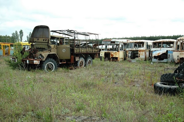 067_chernobyl_vehicle_graveyard_37.jpg