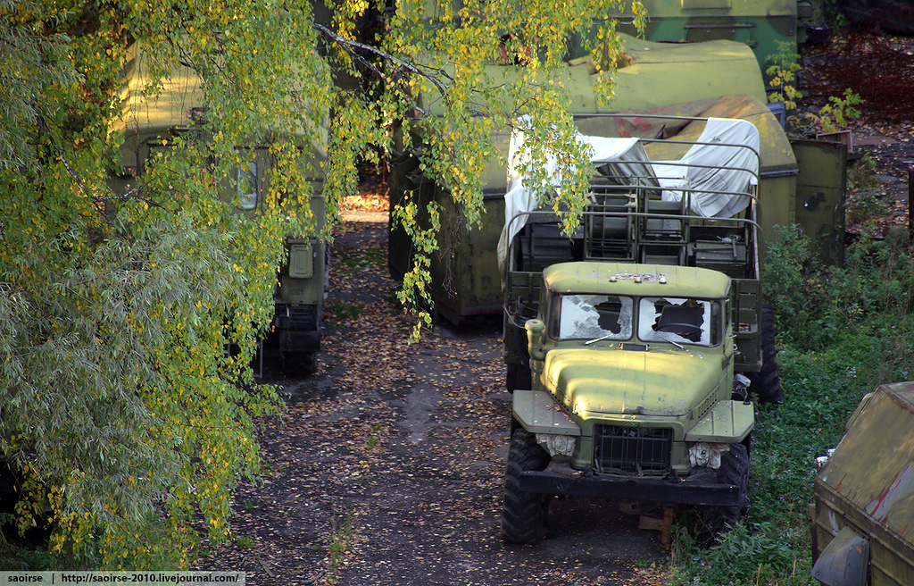 abandoned-base-soviet-military-equipment-14.jpg