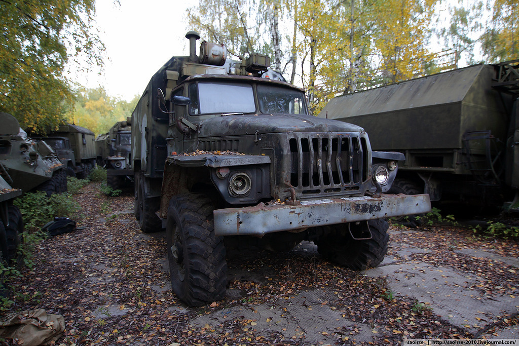 abandoned-base-soviet-military-equipment-29.jpg