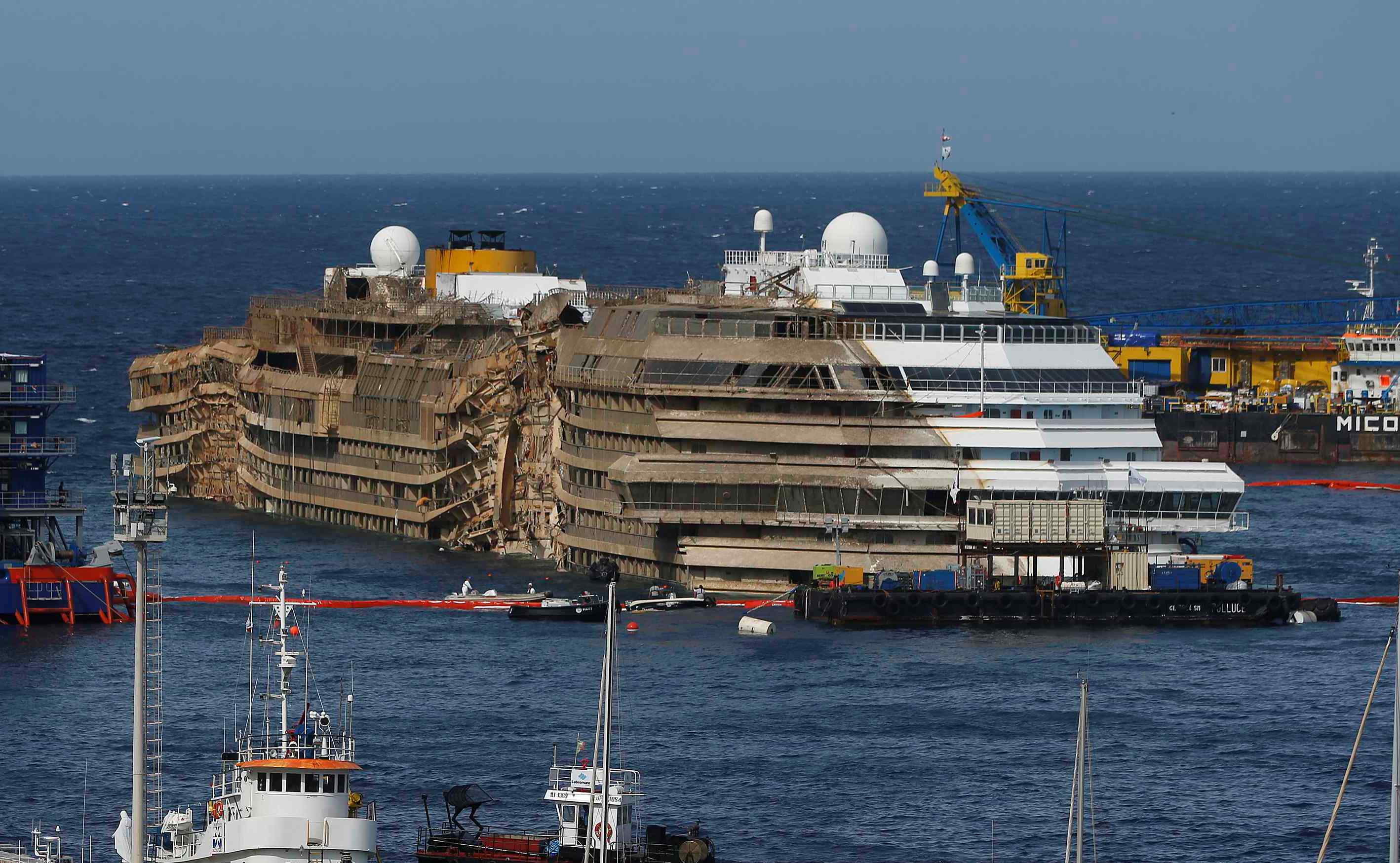 costa-concordia-harbor.jpg