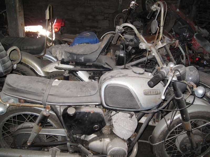 motorcyclegraveyard7.jpg