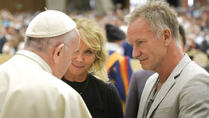 Sting meglátogatta a pápát