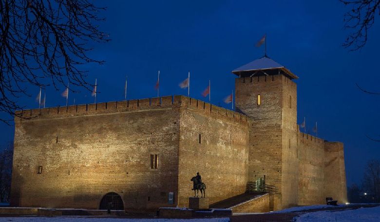 63 emlékhelyen várnak minket szombaton