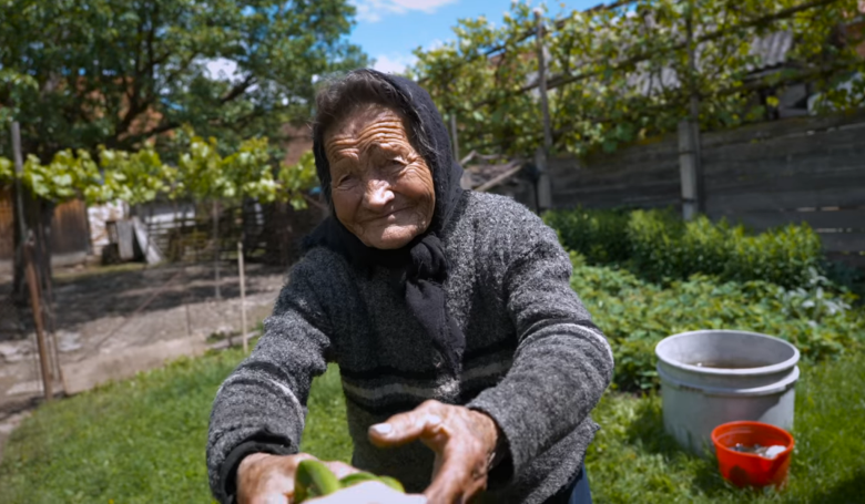 Rózsika néni csak 93 éves, de neki is van mit adnia