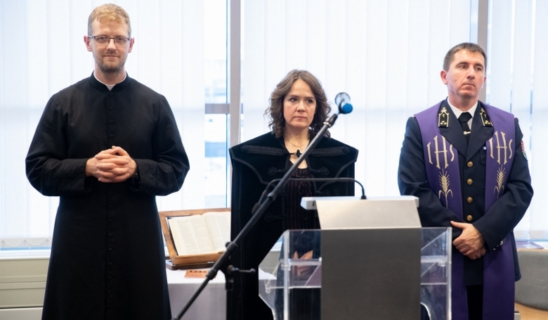 A rendőrségen adventi elmélkedést tartottak