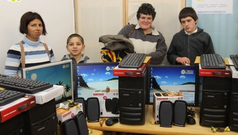 Rászorulók részére számítógépeket gyűjtenek