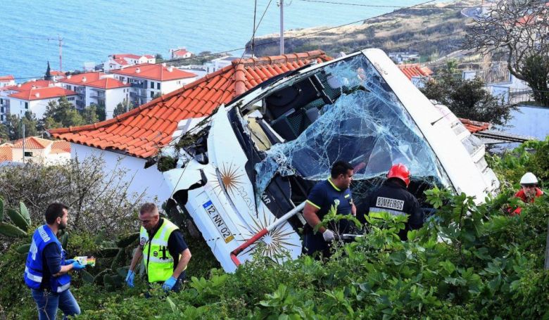 29 áldozata van a madeirai buszbalesetnek