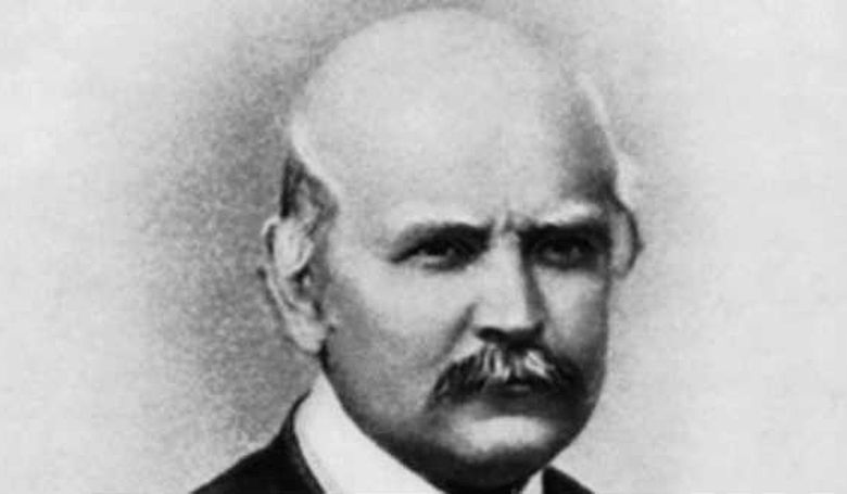 Semmelweis Ignác szobrát koszorúzták meg magyar orvosprofesszorok Chicagóban