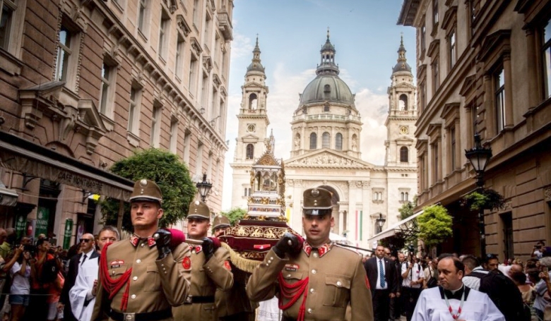 Elmaradhat a Szent István-napi szentmise és körmenet Budapesten?