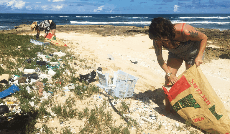 Hétszer annyi a műanyagdarabka, mint a hal Hawaii partjainál