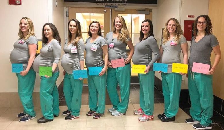 Egy szülészet kilenc nővére várandós egyszerre Portlandben