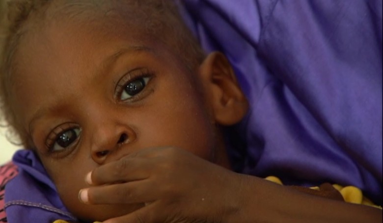 Élelmiszerhiány: gyermekek ezrei halnak meg Nigerben
