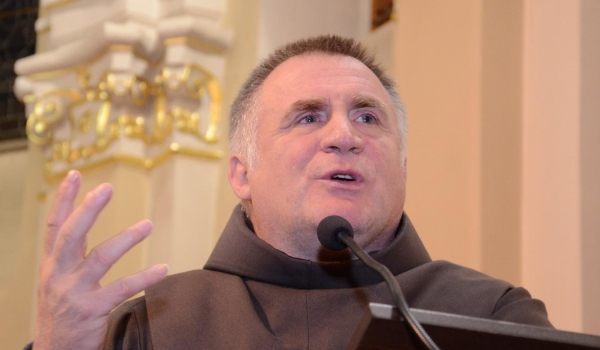 Böjte Csaba: Sarokban ülő vénlányhoz hasonlít az egyház