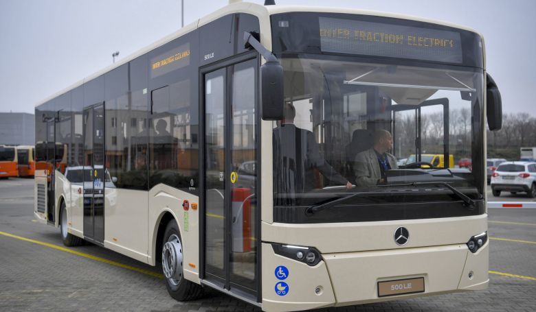 Magyar tervezésű és gyártású új buszokat adnak át