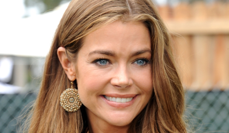 denise-richards-6977-7258-hd-wallpapers.jpg