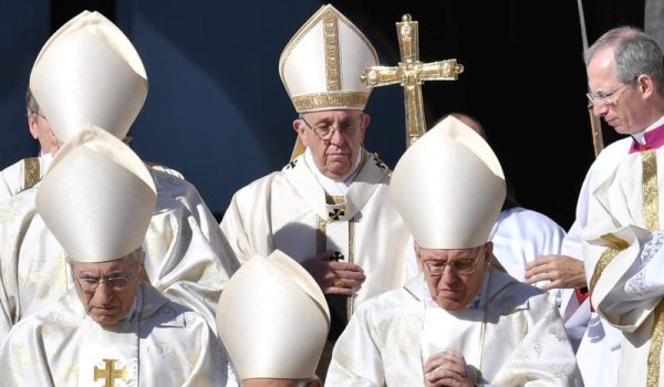 Üldözött katolikusokat avatott szentté Ferenc pápa