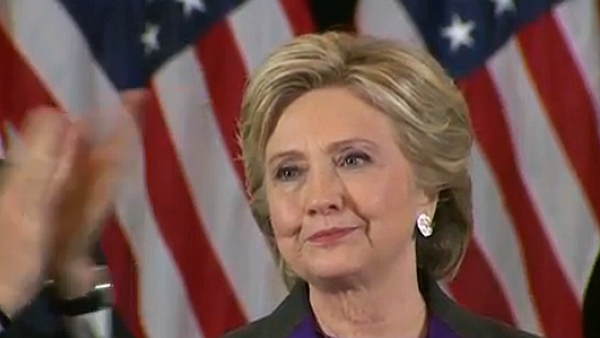 Hillary Clinton Bibliával a kezében veszítette el az elnökválasztást