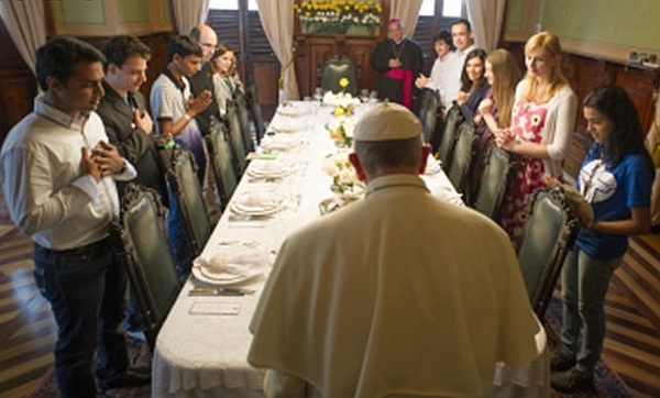 Utolsó vacsora helyett élményebédre készül Ferenc pápa