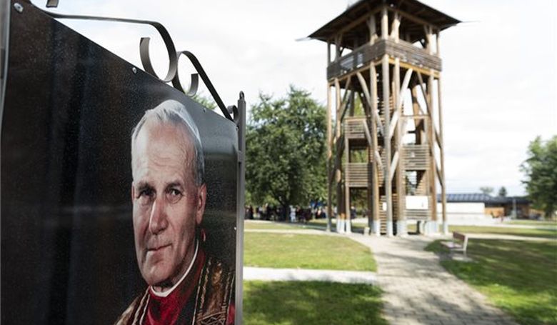 Felavatták a II. János Pál pápáról elnevezett teret Máriapócson